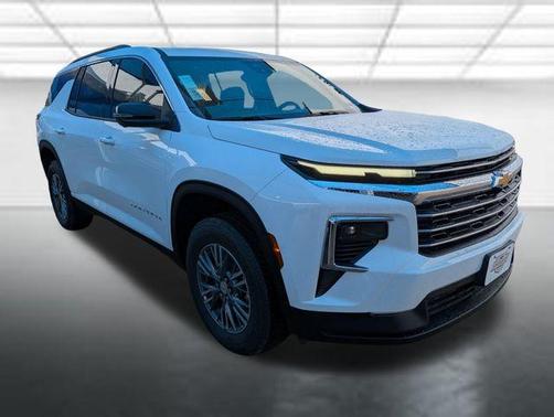 Summit White 2026 Chevrolet Traverse LT