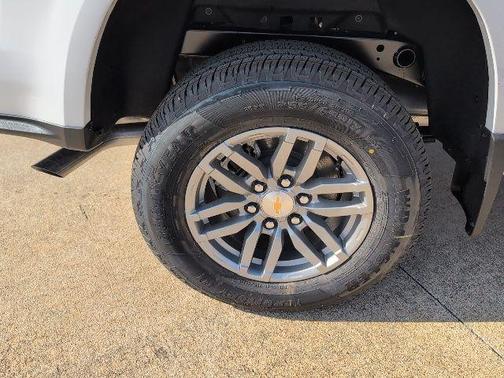 Summit White 2026 Chevrolet Colorado LT