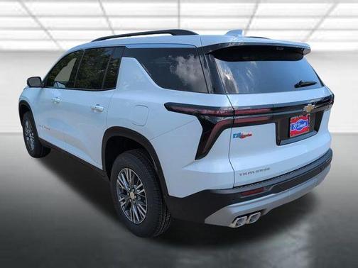 Polar White 2026 Chevrolet Traverse LT