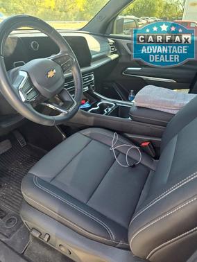 Summit White 2026 Chevrolet Traverse LT