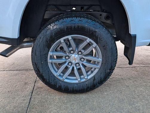 Summit White 2026 Chevrolet Colorado LT
