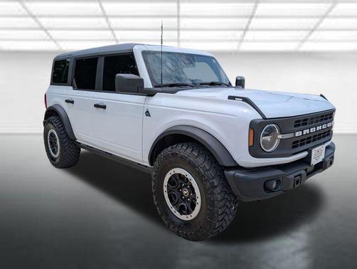 Oxford White 2024 Ford Bronco Black Diamond