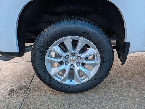 Summit White 2026 Chevrolet Silverado 1500 Custom