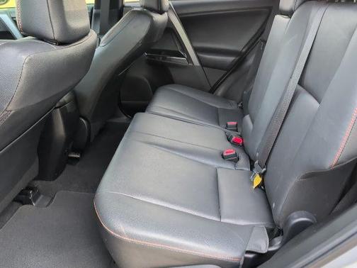 2018 Toyota RAV4 SE