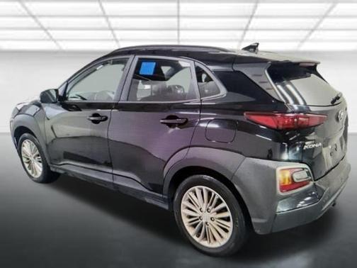 2021 Hyundai KONA SEL Plus