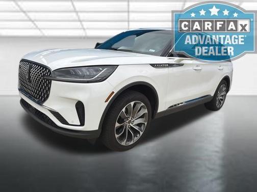 White Metallic 2025 Lincoln Aviator Reserve AWD