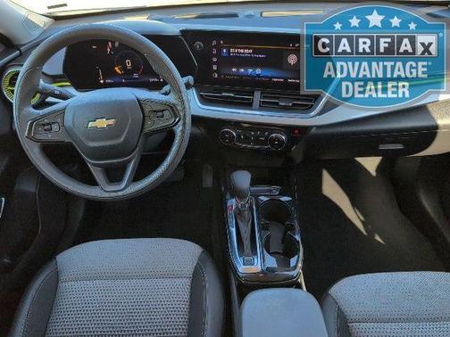 Summit White 2025 Chevrolet Trax LT