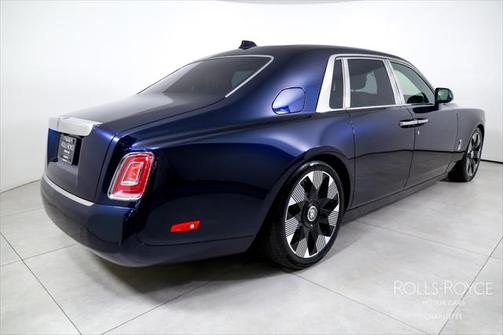 Midnight Sapphire 2020 Rolls-Royce Phantom Sedan