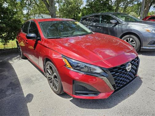 2023 Nissan Altima SR FWD