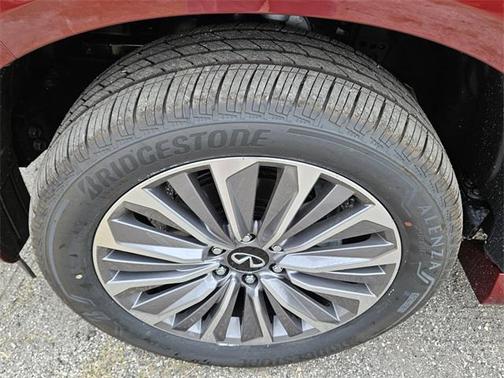 2025 INFINITI QX80 SENSORY AWD