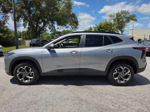 Sterling Gray Metallic 2025 Chevrolet Trax LT