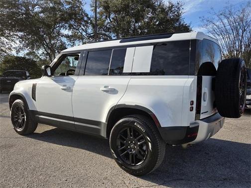 2025 Land Rover Defender 110 P300