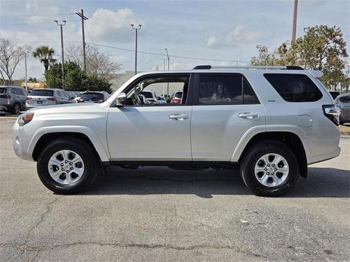 2024 Toyota 4Runner SR5