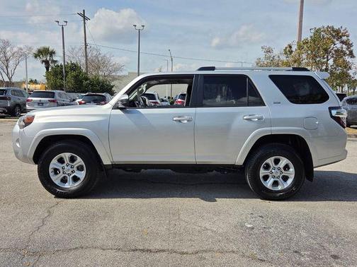 2024 Toyota 4Runner SR5
