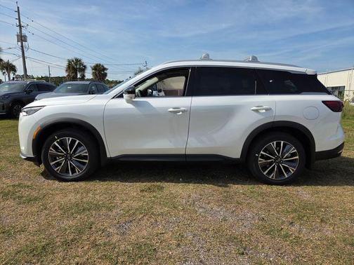 Radiant White 2027 INFINITI QX60 LUXE AWD