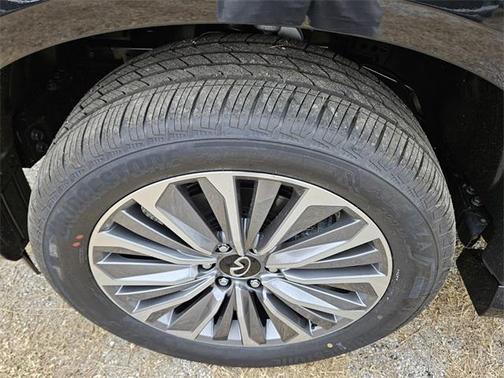 2025 INFINITI QX80 SENSORY AWD