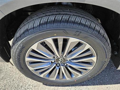 2025 INFINITI QX80 SENSORY AWD