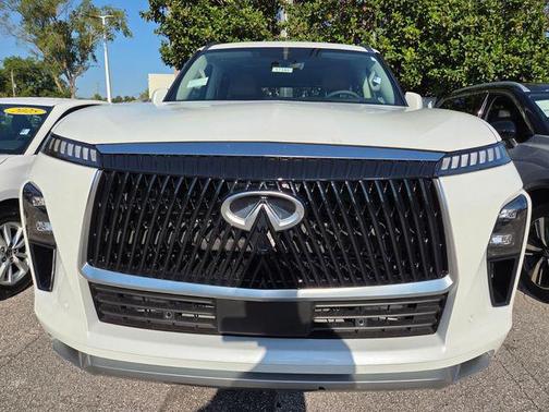 White 2026 INFINITI QX80 Luxe