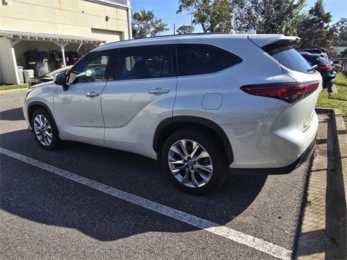 2022 Toyota Highlander Limited