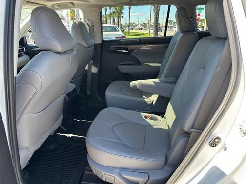 2022 Toyota Highlander Limited