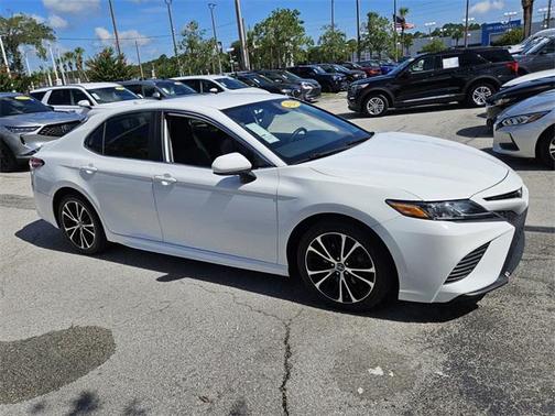 2020 Toyota Camry SE