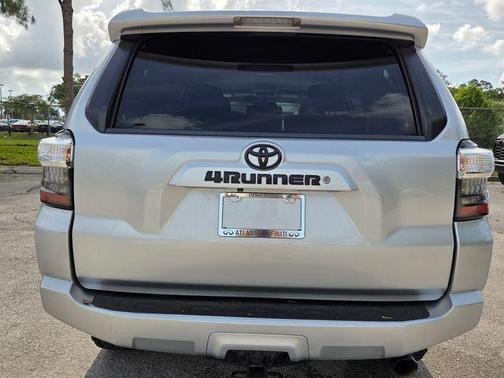 Classic Silver Metallic 2016 Toyota 4Runner SR5