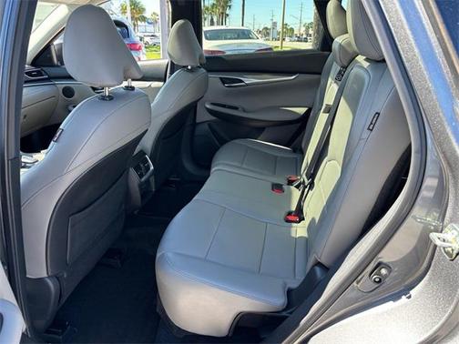 2023 INFINITI QX50 LUXE