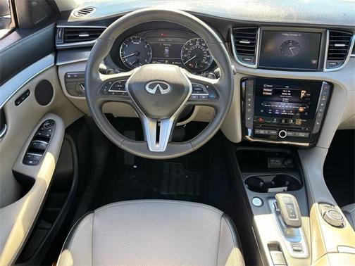 2023 INFINITI QX50 LUXE