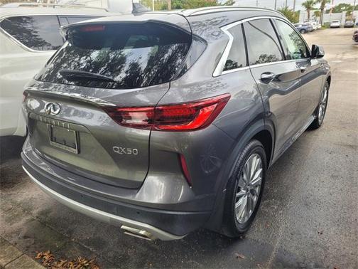 2023 INFINITI QX50 LUXE