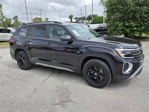 2024 Volkswagen Atlas 2.0T SE w/Technology 4MOTION