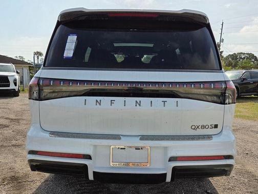 Radiant White 2026 INFINITI QX80 SPORT AWD