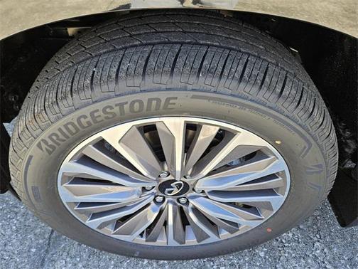 2025 INFINITI QX80 SENSORY AWD