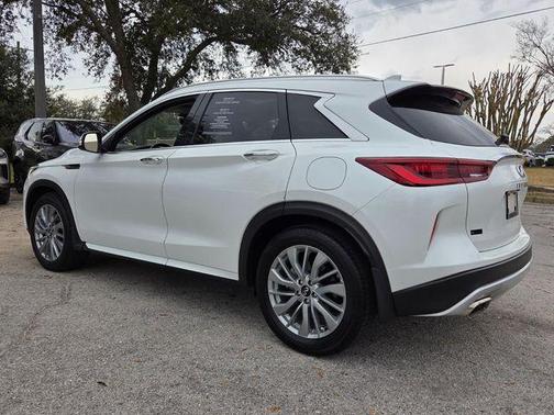 2024 INFINITI QX50 LUXE