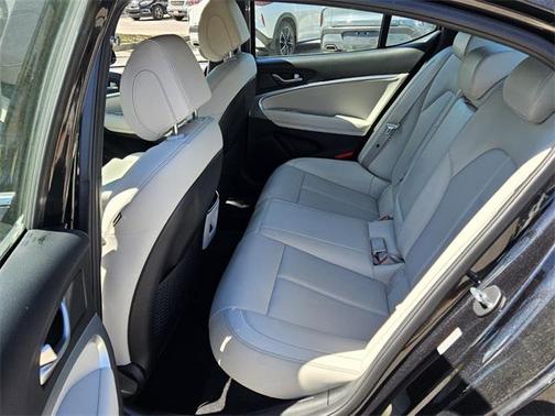 2024 Genesis G70 2.5T AWD