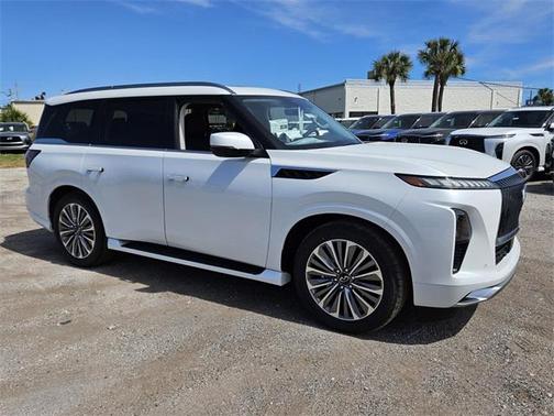 2025 INFINITI QX80 Luxe