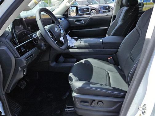 2025 INFINITI QX80 Luxe