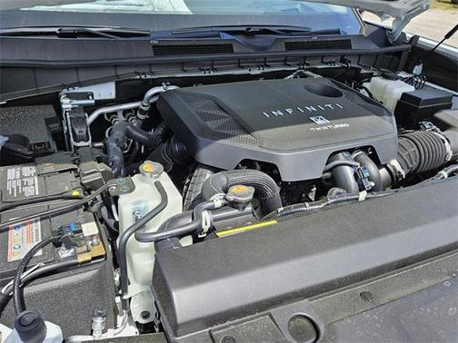 2025 INFINITI QX80 Luxe