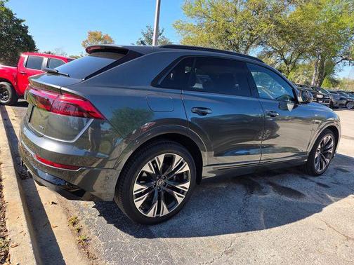 2025 Audi Q8 55 Premium Plus