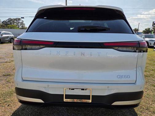 Radiant White 2027 INFINITI QX60 LUXE FWD