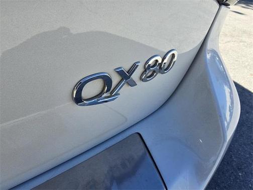 2018 INFINITI QX80 Base