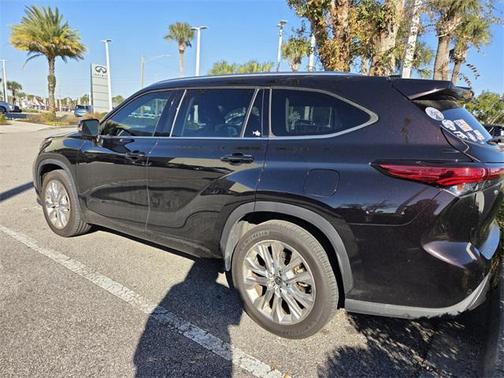 2022 Toyota Highlander Limited