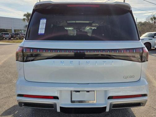 2026 INFINITI QX80 Luxe