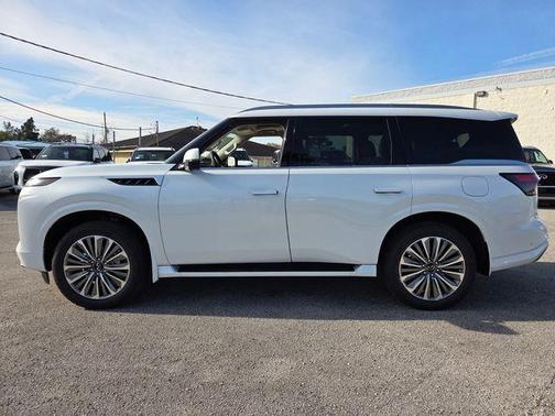 2026 INFINITI QX80 Luxe