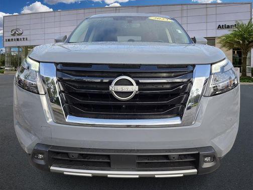 2023 Nissan Pathfinder Platinum FWD