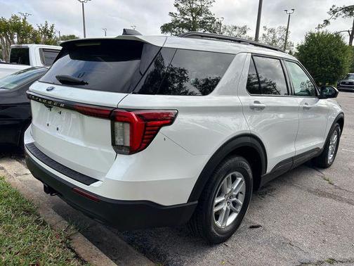 Star White Metallic Tri-Coat 2026 Ford Explorer Active