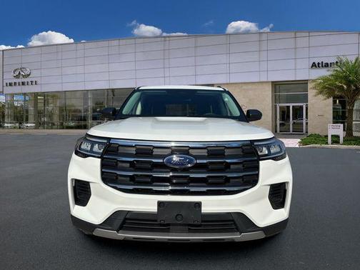 Star White Metallic Tri-Coat 2026 Ford Explorer Active