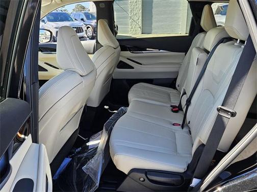2025 INFINITI QX60 Pure