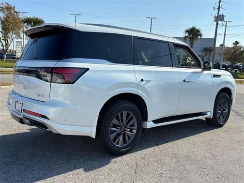 2026 INFINITI QX80 PURE