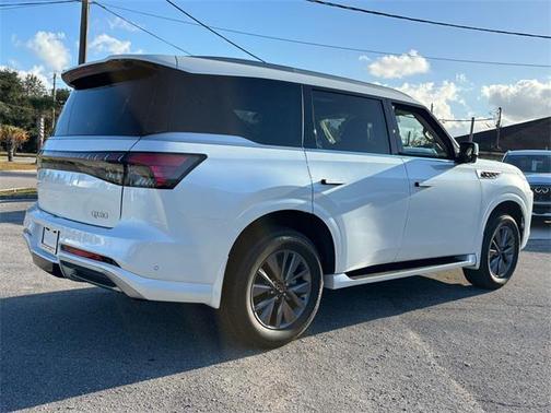 2026 INFINITI QX80 PURE