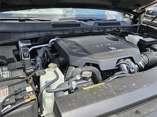 2025 INFINITI QX80 Luxe
